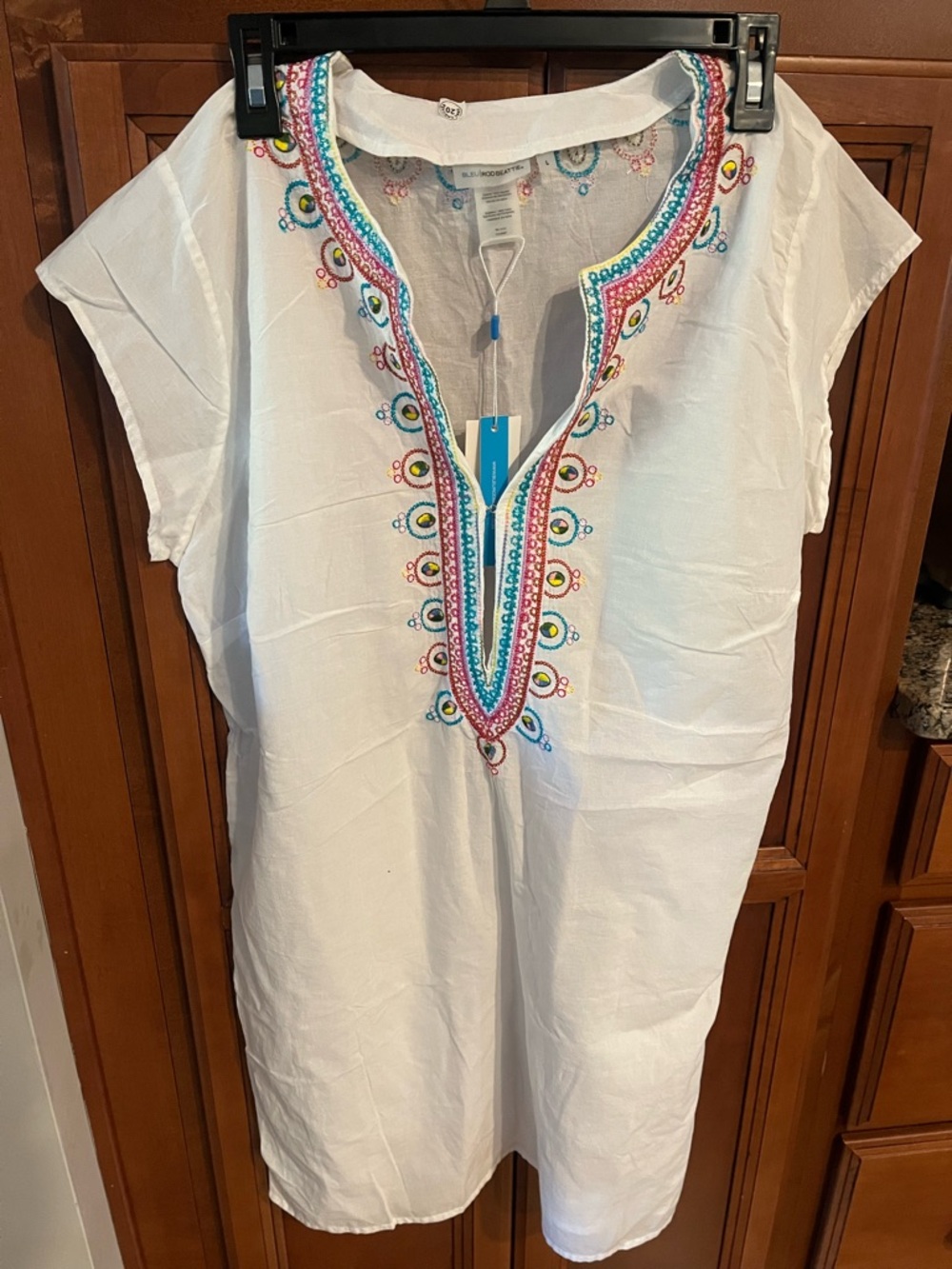 Bleu Rod Beattie White Embroidered V-Neck Tunic